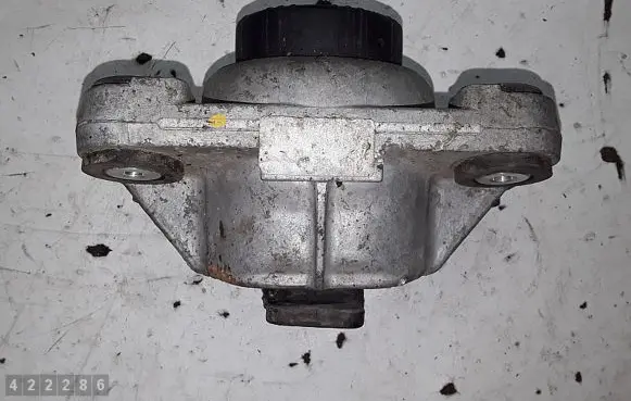 Land Rover Range Rover Evoque L538 Engine mount bracket