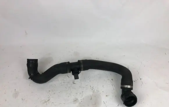 Audi Q7 4L Engine coolant pipe/hose 7L8122051B 011024