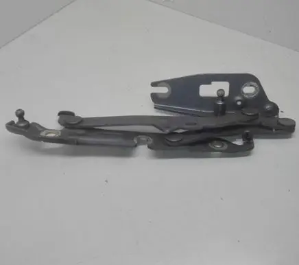 Audi A6 S6 C6 4F Tailgate/trunk/boot hinge 4F5827301