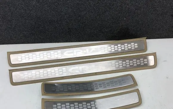 Honda CR-V sill trim set (inner) 84262SWA 84212SWA