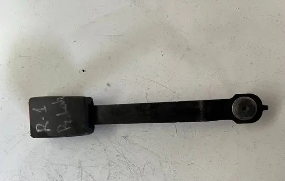 Renault Clio III Front seatbelt buckle 34042795 043709 750787