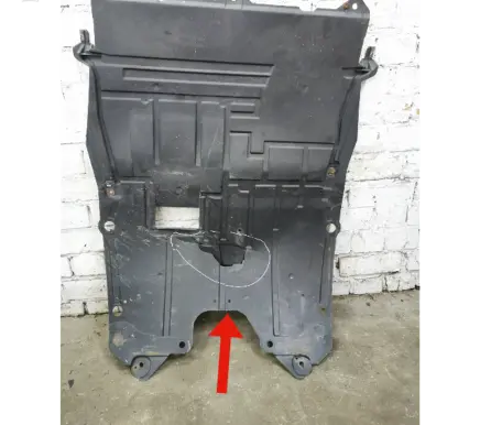 Engine splash shield/under tray