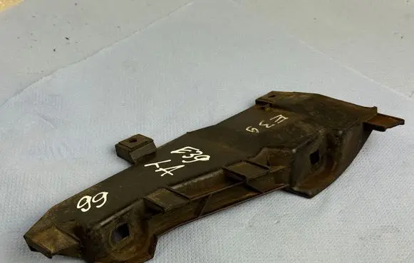 BMW 5 E39 Headlight/headlamp mounting bracket 145532