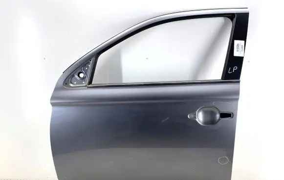 Mitsubishi Outlander Front door U17