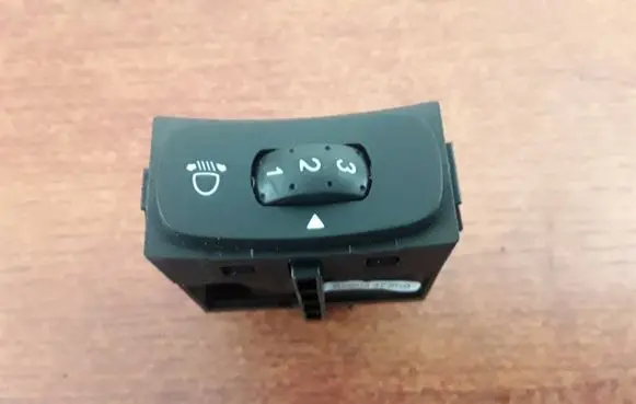 Renault Espace - Grand espace IV Headlight level height control switch 8200147868