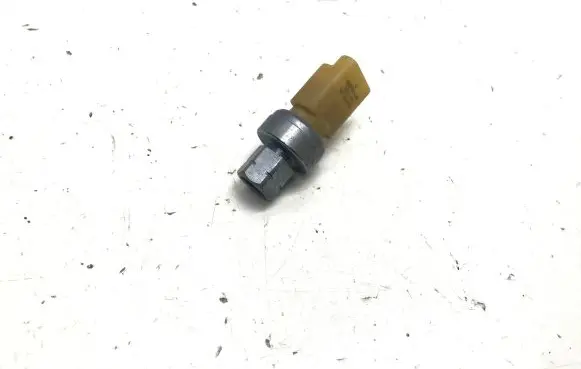 Peugeot 408 P54 Air conditioning (A/C) pressure sensor 9673006380