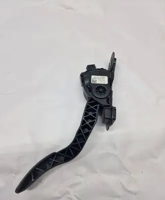 Mazda 6 Accelerator throttle pedal 9M819735AC 6PV93337000