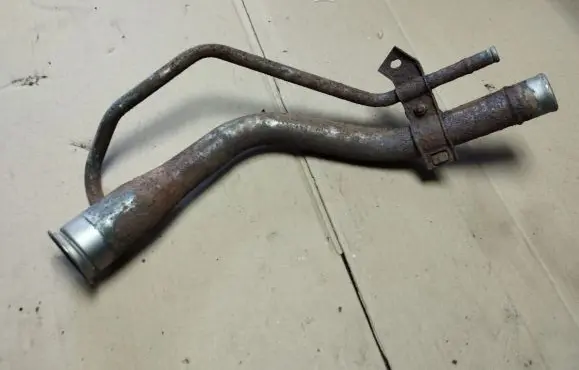 Fuel tank filler neck pipe