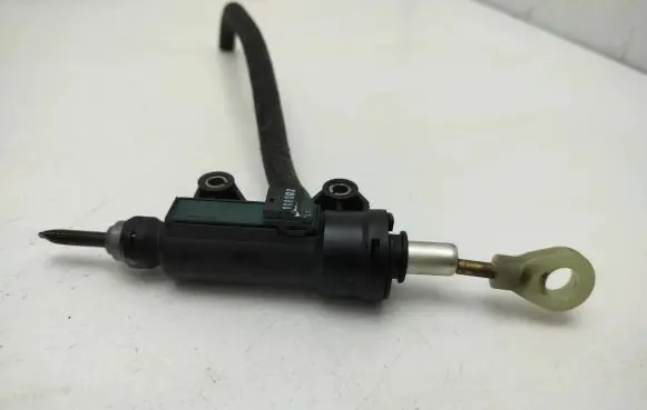 BMW 3 E46 Clutch master cylinder 21526758822