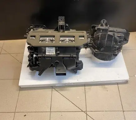 Dodge Challenger Interior heater climate box assembly P68299208AB TPYER0976U0742