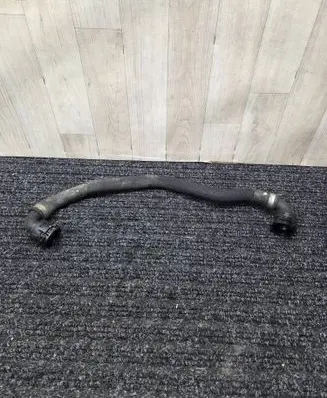 BMW 5 G30 G31 Engine coolant pipe/hose 8602652