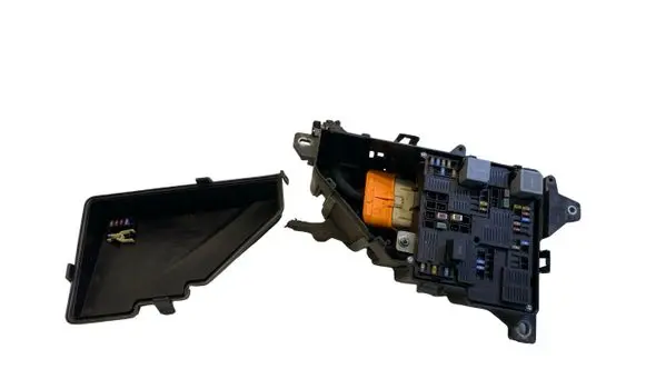 Volvo S60 Fuse box set 31398000 31398001