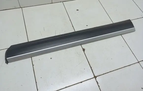 Porsche Cayenne (9PA) Front door trim (molding) 7L5837788