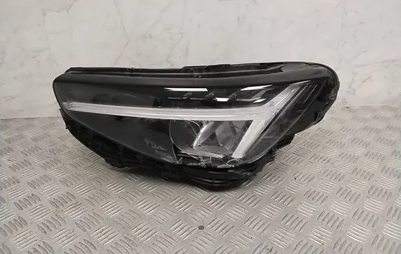 Volvo XC40 Headlight/headlamp 32338908