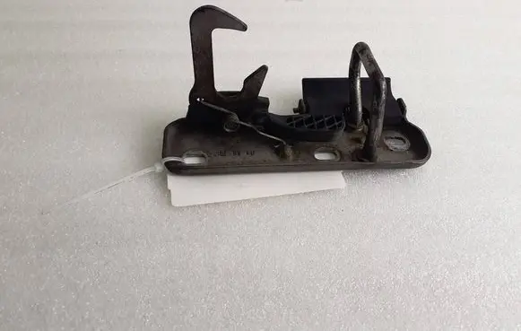 Volkswagen Sharan Engine bonnet/hood lock/latch loop/hook 1Q0823480