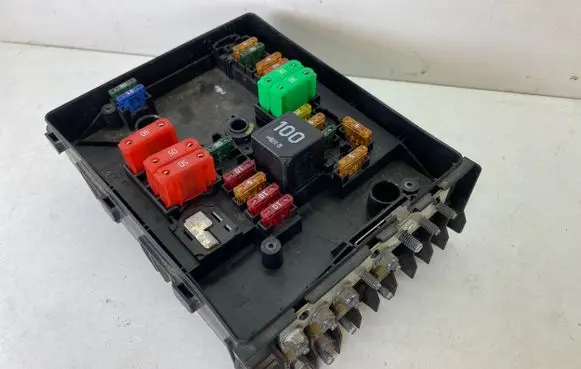 Volkswagen Touran I Fuse module 1K0937809B 5K0937808 1K0937804G