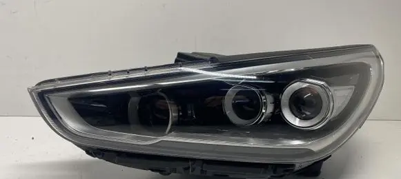 Hyundai i30 Headlight/headlamp 92101G4110
