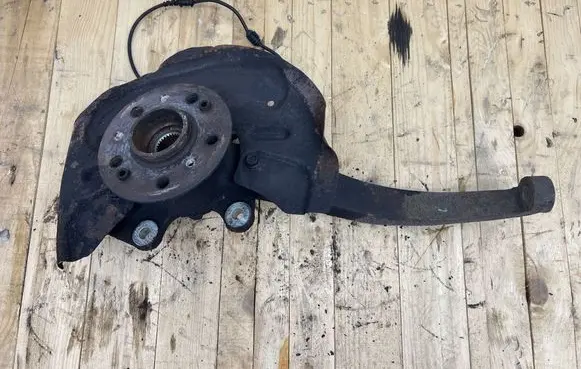 Front wheel hub spindle knuckle