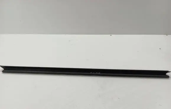 Opel Mokka B Front door rubber seal
