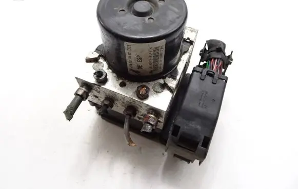 Mercedes-Benz C W204 ABS Pump A2044310412 10021201114 112907127884