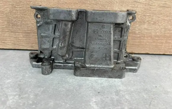 Audi A6 S6 C7 4G other engine part 059109122AA