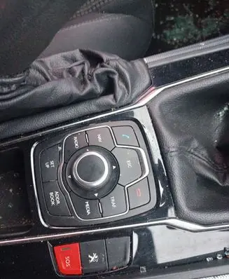 Peugeot 508 Tailgate/trunk/boot open switch 