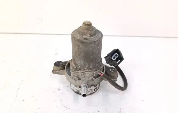 Chrysler Town u0026 Country V Vacuum pump 04581541AA