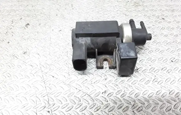 Audi A4 S4 B6 8E 8H Turbo solenoid valve 8E0906628A