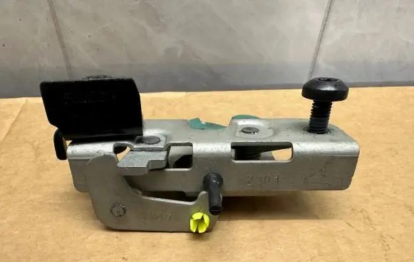 Ford Ranger IV Tailgate lock latch 