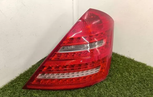 Mercedes-Benz S W221 Rear/tail lights A2218201464
