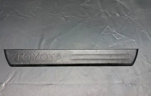 Toyota Hilux (AN120, AN130) Front sill trim cover 67911KK010