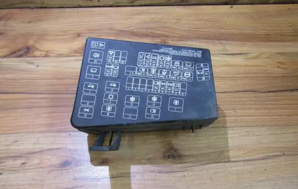 Mitsubishi Space Star Fuse box set