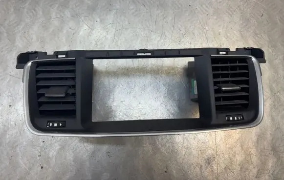 Peugeot 508 Dash center air vent grill 9686446277
