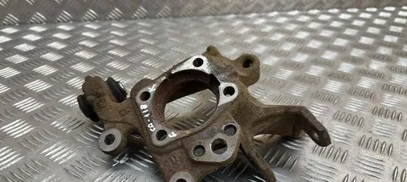 Toyota RAV 4 (XA40) Rear wheel hub
