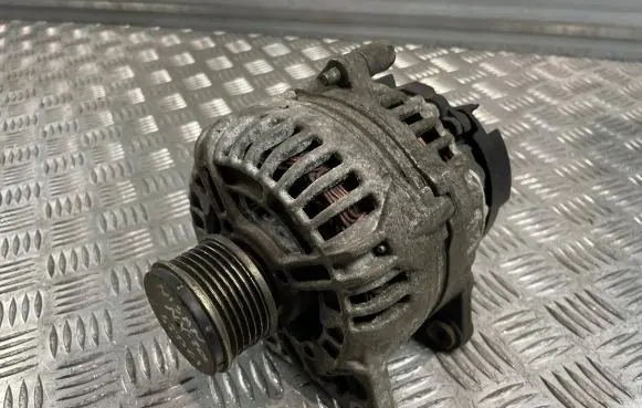 Nissan NV200 Generator/alternator 0124525140