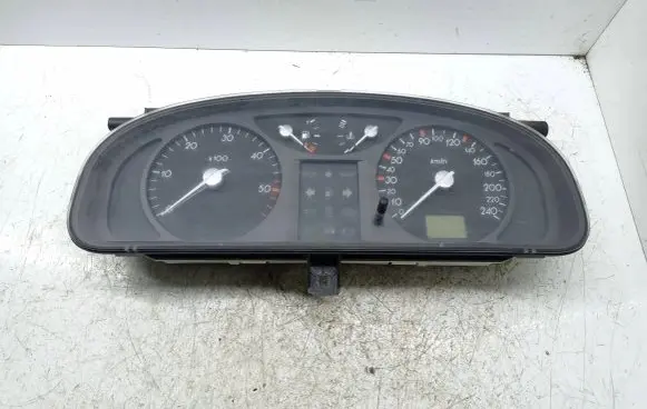 Renault Laguna II Speedometer (instrument cluster) 8200218863