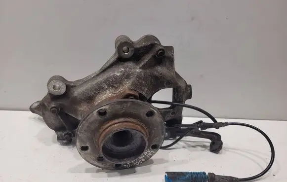 BMW 6 E63 E64 Front wheel hub 6762017
