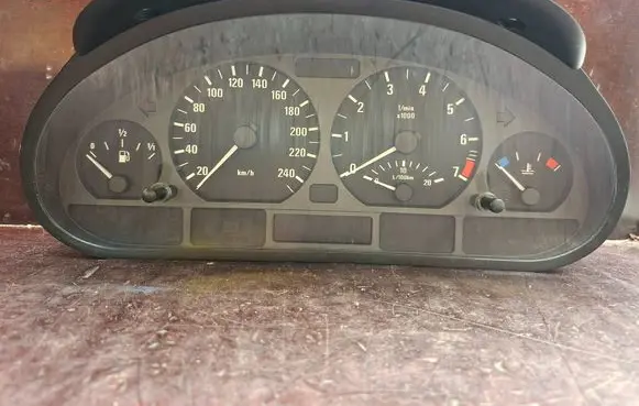 BMW 3 E46 Speedometer (instrument cluster) 1036017005 1031098170