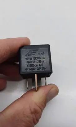 Volkswagen Sharan Other relay 95VW10K705CA 7M0951253A V23136J6X45