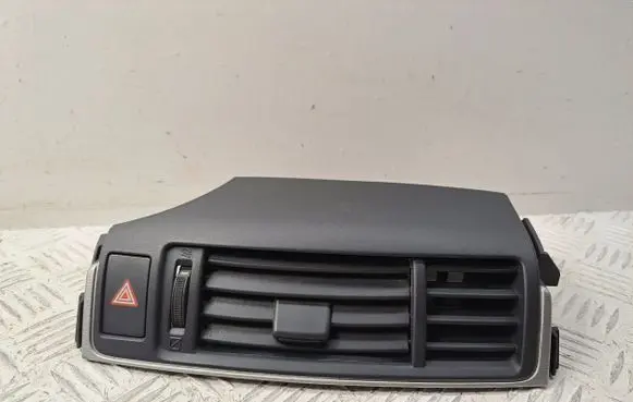 Toyota Verso Dash center air vent grill 556700F030B0 556700F030