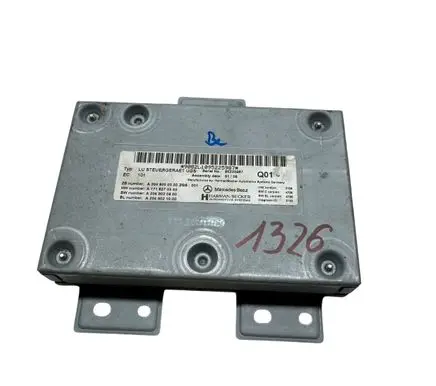 Mercedes-Benz C W204 Head unit multimedia control A2049000300 A2049021000 A2019020900