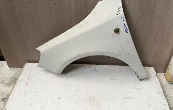 Skoda Praktik (5J8) Fender