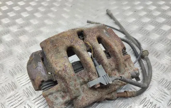 Mercedes-Benz Vito Viano W447 Front brake caliper