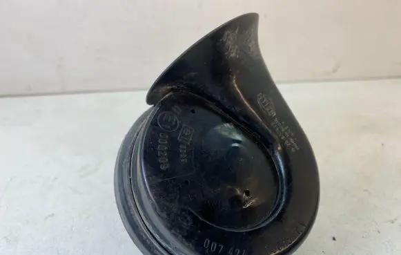 Volkswagen PASSAT B6 Horn signal 3C0951223