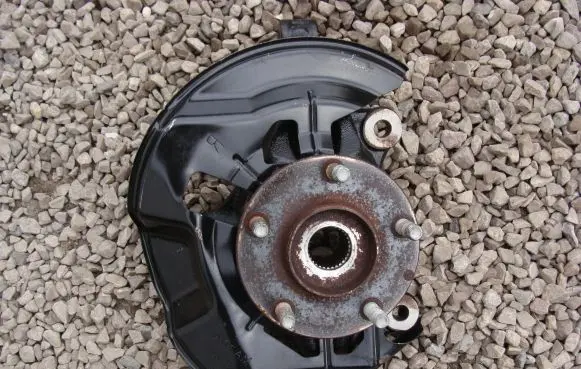 Mazda 3 III Front wheel hub spindle knuckle