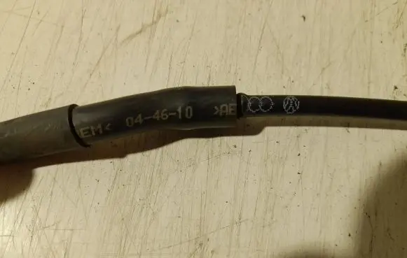 Volkswagen Touareg II Vacuum line/pipe/hose 059131051D