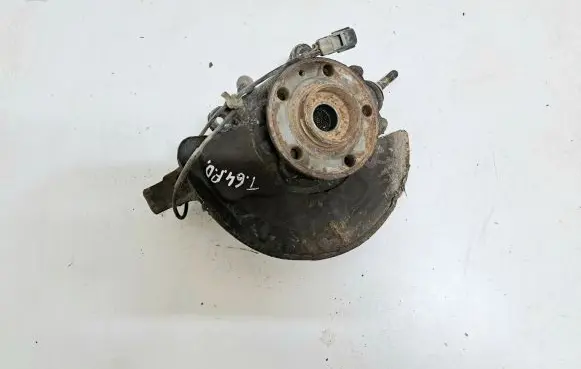 Volvo V70 Front wheel hub