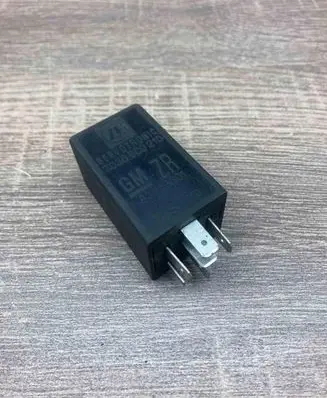 Opel Omega B1 Other relay 7038900210 90459301