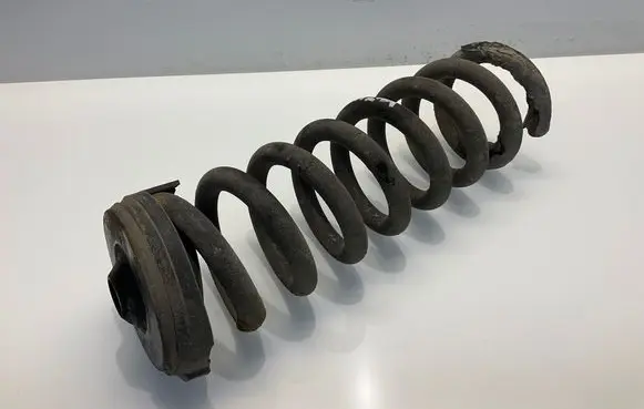 Mercedes-Benz E W211 Rear coil spring 