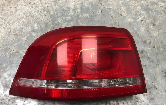 Volkswagen PASSAT B7 Rear/tail lights 3AF945095E